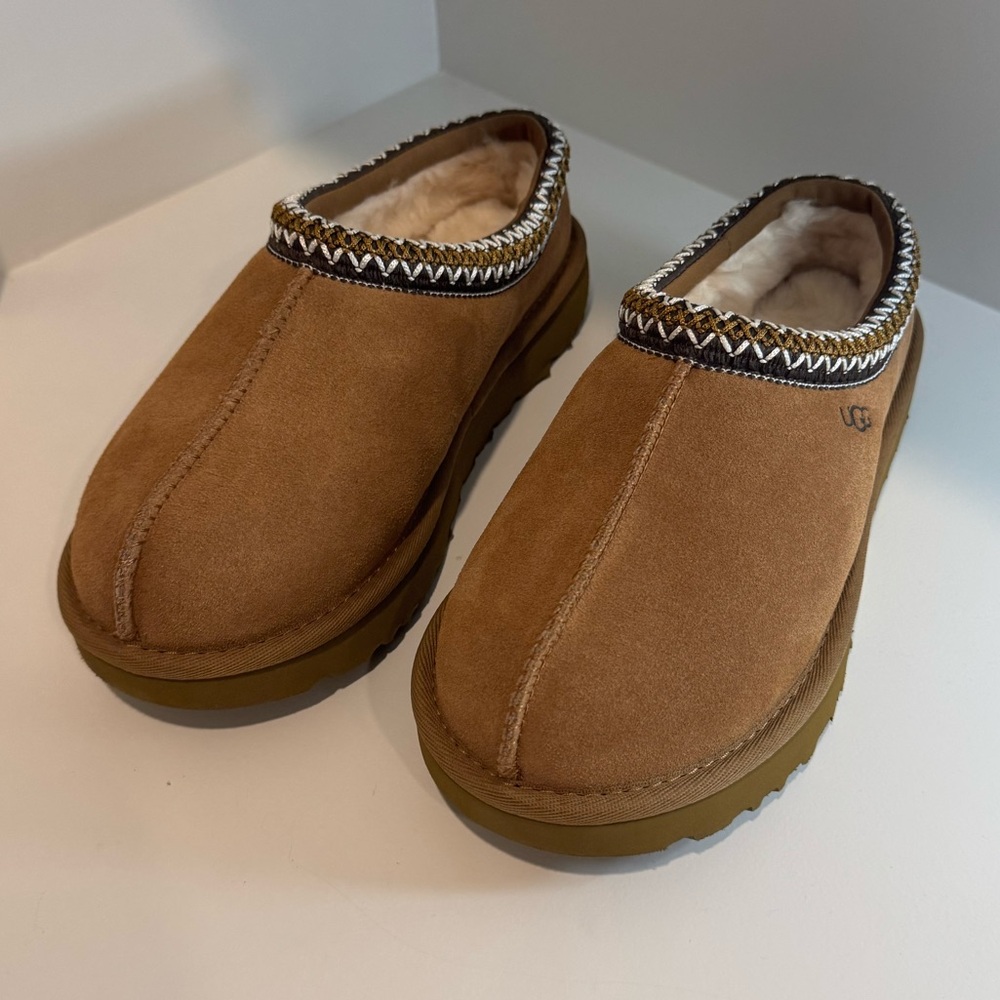 NWT unworn Ugg Tasman slip on shoes slippers chestnut brown Size 7 fur lined - Picture 3 of 12